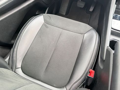 Used 2024 Jeep Grand Cherokee Altitude RWD image 30