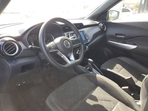 Used 2019 Nissan Kicks SV w/ Exterior Package image 13