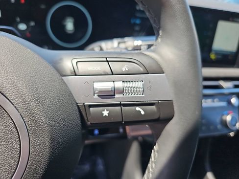 Certified 2025 Hyundai Tucson Limited FWD image 18