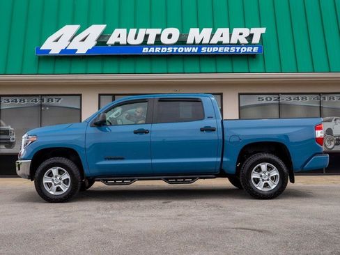 Used 2020 Toyota Tundra SR5 w/ SR5 Convenience Package AWD/4WD image 5