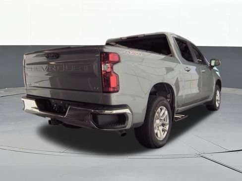 Used 2023 Chevrolet Silverado 1500 LT AWD/4WD image 8