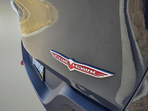 Used 2016 Jeep Cherokee Trailhawk w/ Comfort/Convenience Group image 11