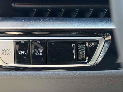 Used 2025 Cadillac Lyriq Sport AWD/4WD image 17