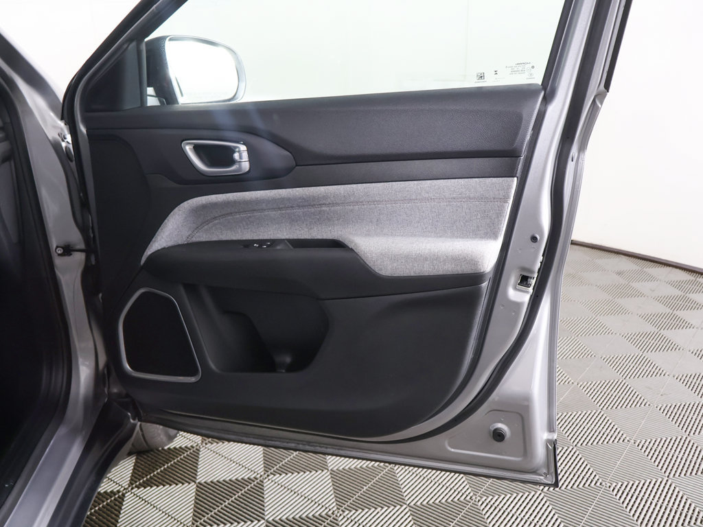 Used 2023 Jeep Compass Latitude AWD/4WD image 20