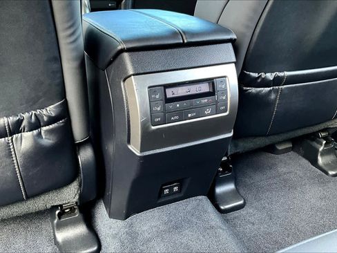 Used 2022 Lexus GX 460 Premium image 14