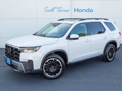 New 2026 Honda Pilot Touring image 2