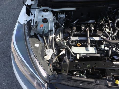 Used 2023 Nissan Kicks SR w/ SR Premium Package FWD image 11