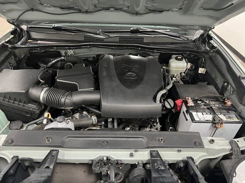 Used 2022 Toyota Tacoma TRD Off-Road image 21