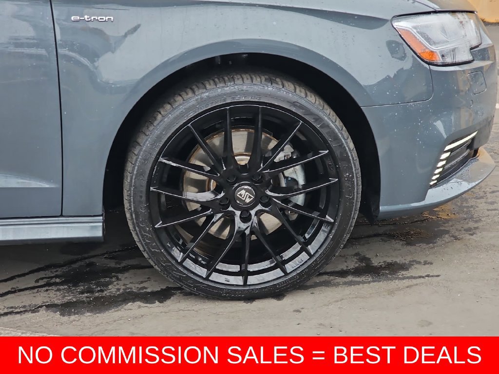 Used 2017 Audi A3 e-tron Prestige w/ Prestige Package FWD image 38