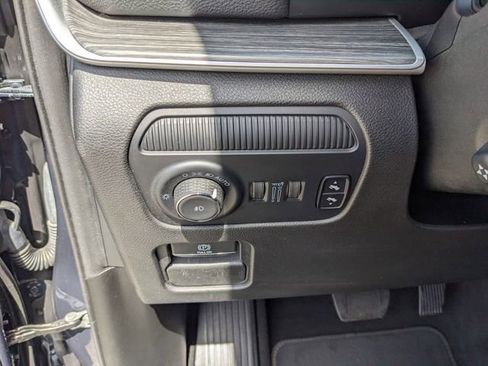 Used 2024 Jeep Wagoneer L Series II w/ Flexible Seating Group image 32