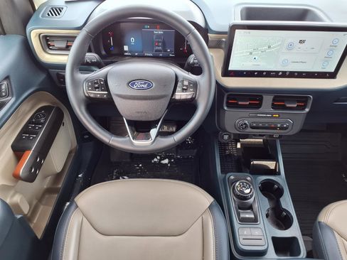 Certified 2025 Ford Maverick Lariat image 6