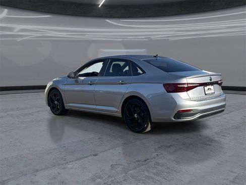 New 2026 Volkswagen Jetta SE image 4