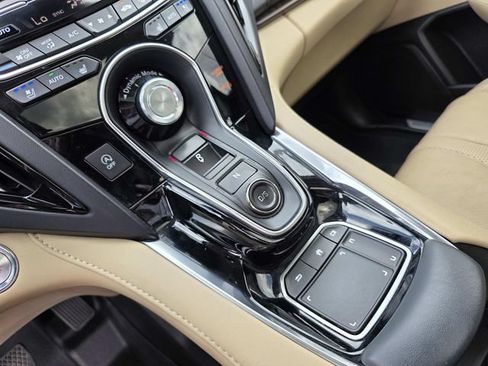 Used 2019 Acura RDX w/ Advance Package AWD/4WD image 11