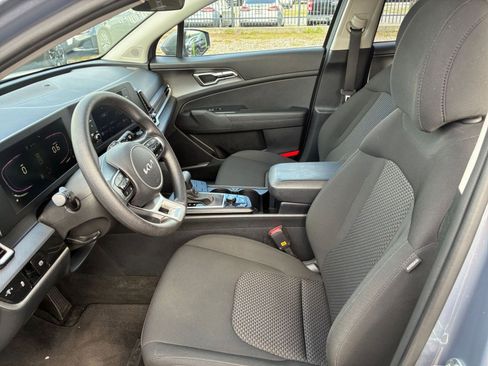 Used 2025 Kia Sportage LX image 25