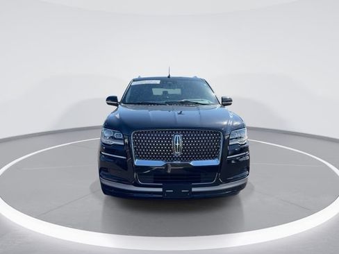 Used 2024 Lincoln Navigator Reserve AWD/4WD image 3