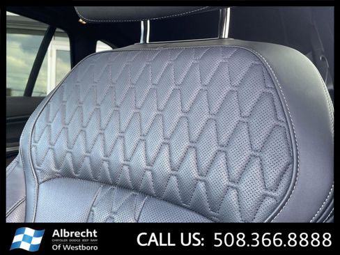 Used 2025 BMW X5 xDrive50e image 32