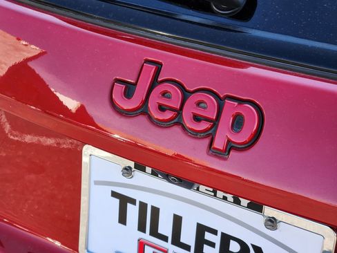 Used 2024 Jeep Compass Limited image 27