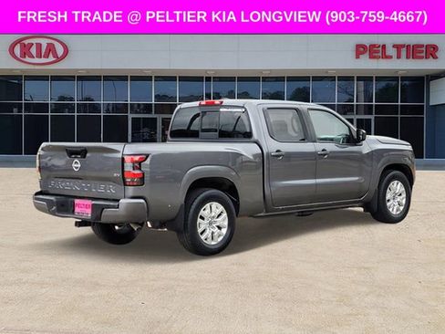 Used 2022 Nissan Frontier SV image 4