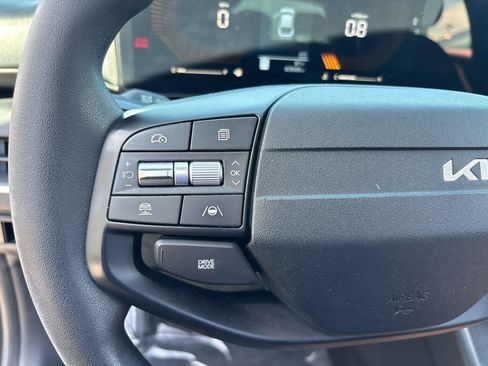 Used 2025 Kia K4 FWD image 17