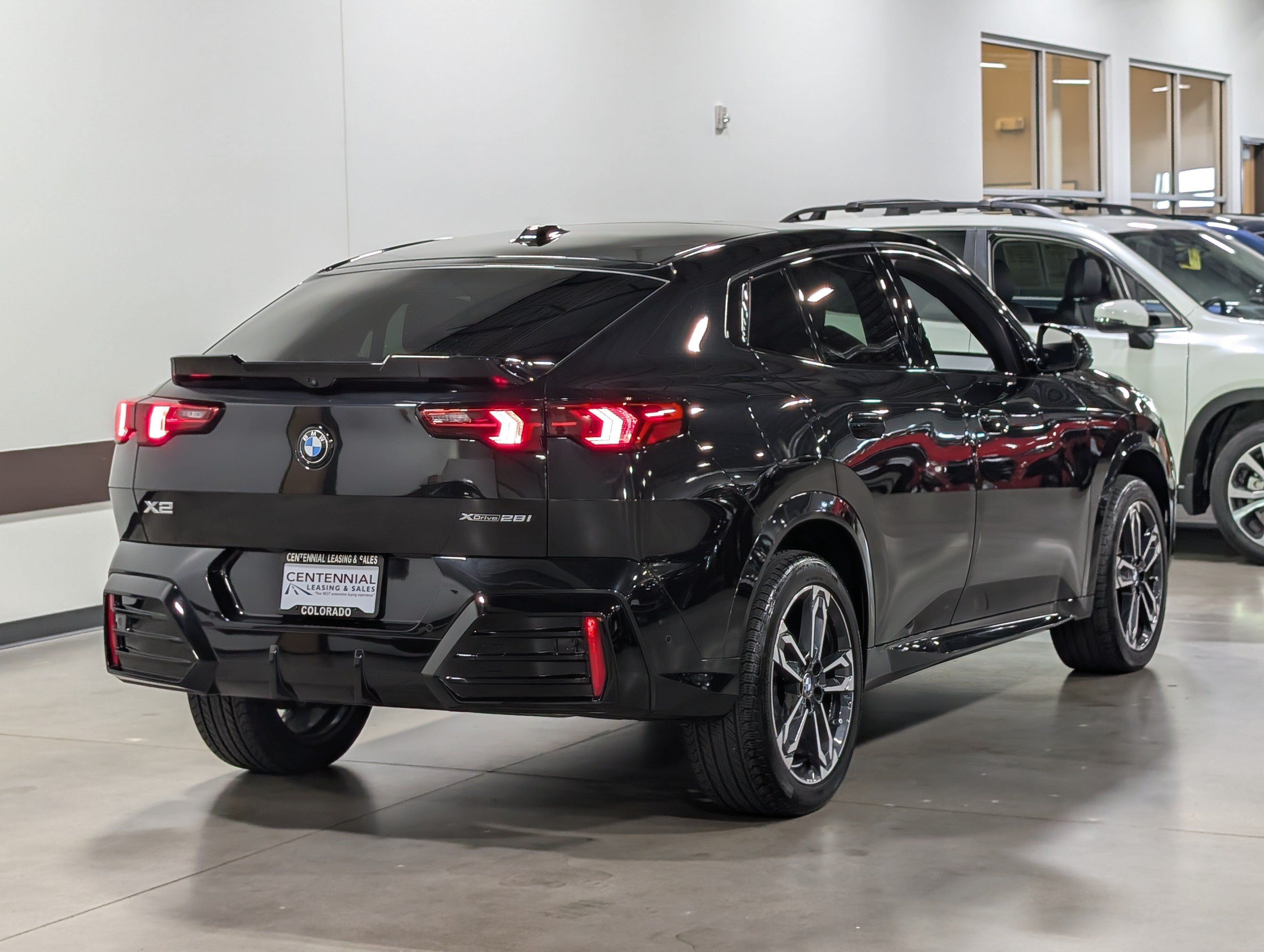 Used 2025 BMW X2 xDrive28i w/ Technology Package AWD/4WD image 3
