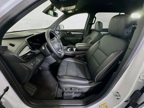 Used 2025 Buick Enclave Preferred image 13