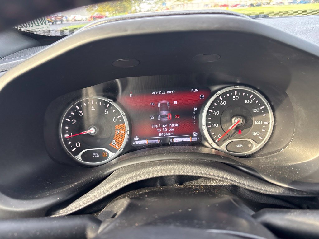 Used 2019 Jeep Renegade Trailhawk AWD/4WD image 13