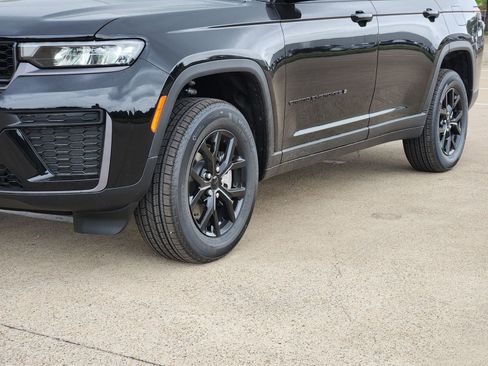New 2026 Jeep Grand Cherokee L 4WD image 12
