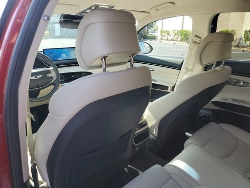 Certified 2024 Genesis GV70 2.5T image 20