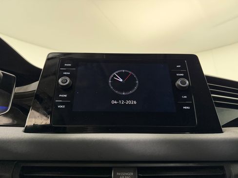 Used 2025 Volkswagen Jetta SE FWD image 25