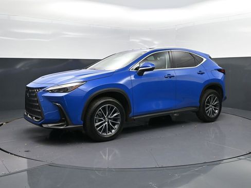 Used 2025 Lexus NX 250 250 Base image 3