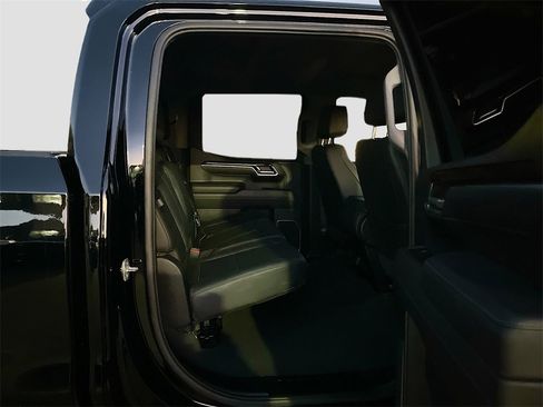 Used 2025 GMC Sierra 1500 SLT image 27