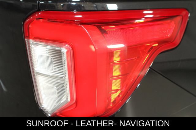 Used 2022 Ford Explorer Limited w/ Limited Technology Package AWD/4WD image 31
