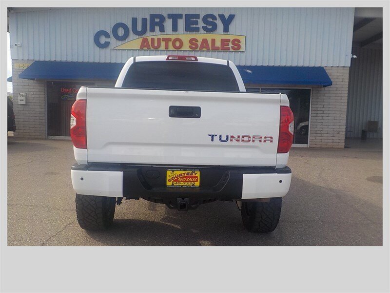Used 2018 Toyota Tundra Limited w/ Limited Premium Package AWD/4WD image 7