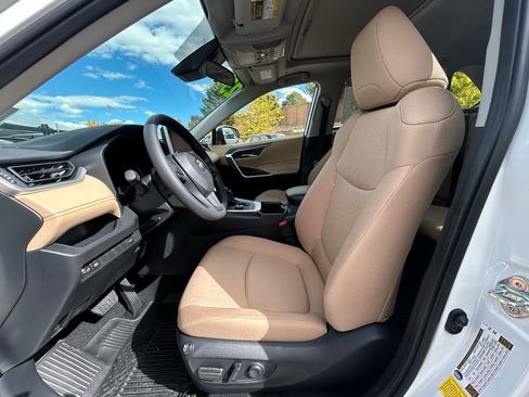 Used 2025 Toyota RAV4 XLE image 15