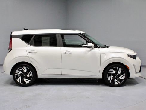 Used 2023 Kia Soul GT-Line FWD image 5