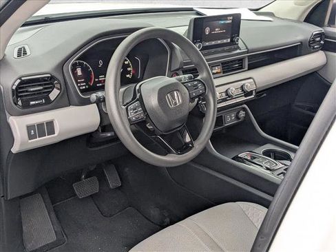 Certified 2023 Honda Pilot LX image 10