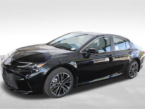 New 2026 Toyota Camry XLE FWD image 7
