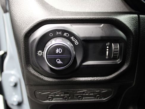 New 2025 Jeep Gladiator Sport image 13