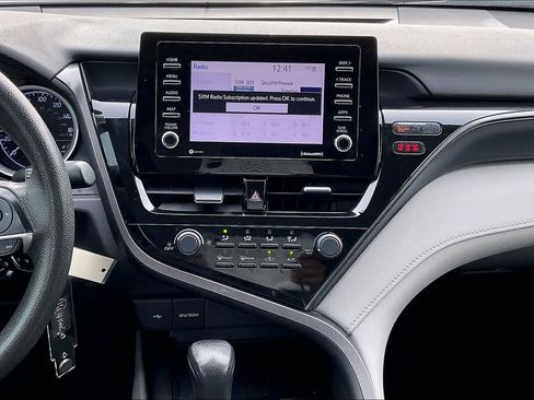 Used 2021 Toyota Camry LE image 6