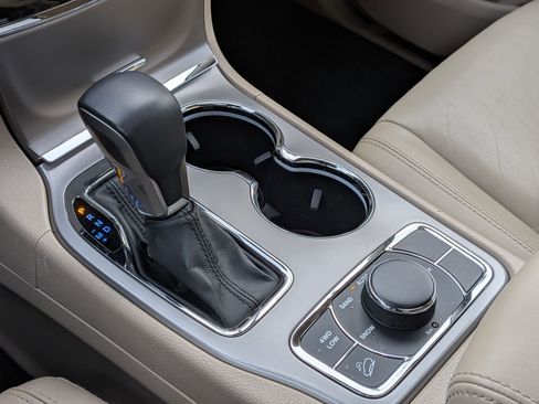 Used 2021 Jeep Grand Cherokee Limited w/ Trailer Tow Group IV image 26