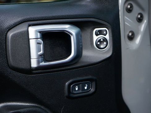 Used 2021 Jeep Wrangler Unlimited Sport image 17