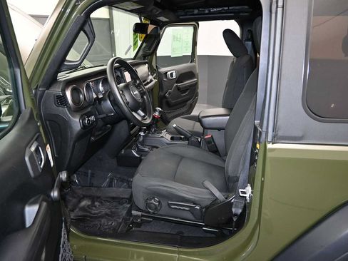 Used 2020 Jeep Wrangler Sport AWD/4WD image 12