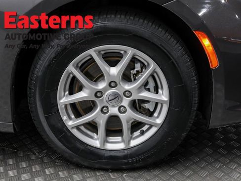 Used 2023 Chrysler Pacifica Touring-L FWD image 30
