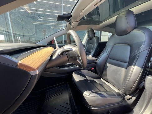 Used 2020 Tesla Model 3 Long Range image 18