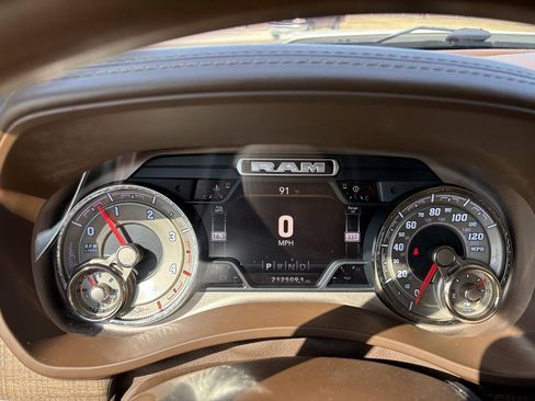 Used 2019 RAM 2500 Limited AWD/4WD image 19