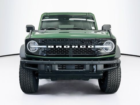 Used 2025 Ford Bronco Badlands AWD/4WD image 2