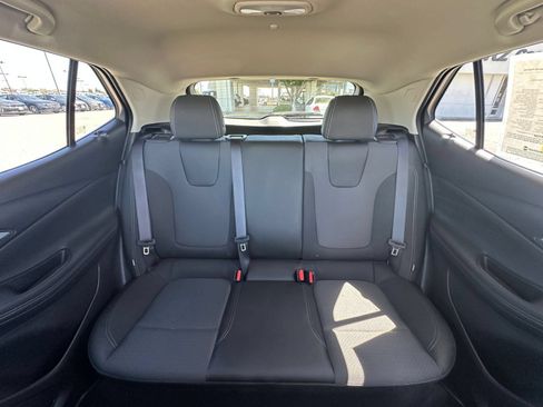 Used 2025 Buick Encore GX Preferred FWD image 39