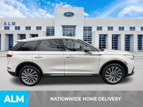 Used 2023 Lincoln Corsair Reserve w/ Rear Removable Package Tray image 4