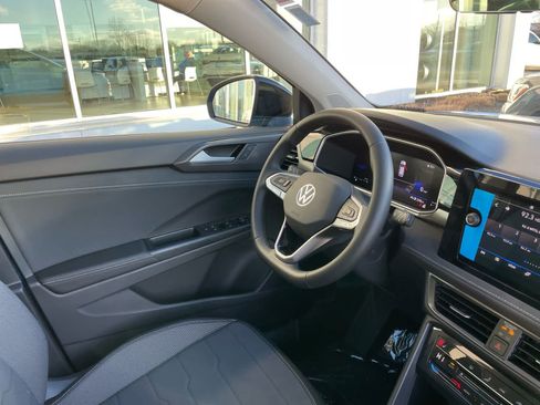 New 2026 Volkswagen Taos SE FWD image 63