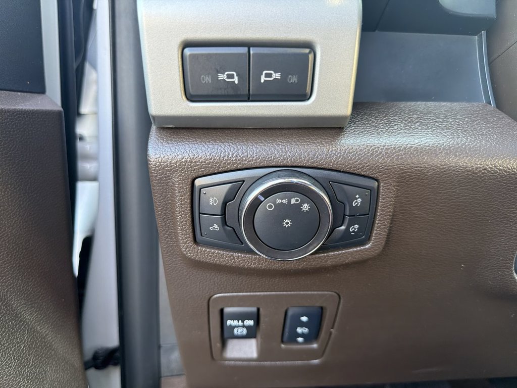 Used 2018 Ford F150 King Ranch w/ Equipment Group 601A Luxury AWD/4WD image 18